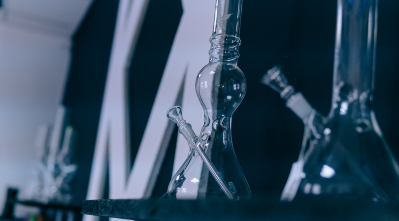 How Much Water Should I Put in a Bong?
